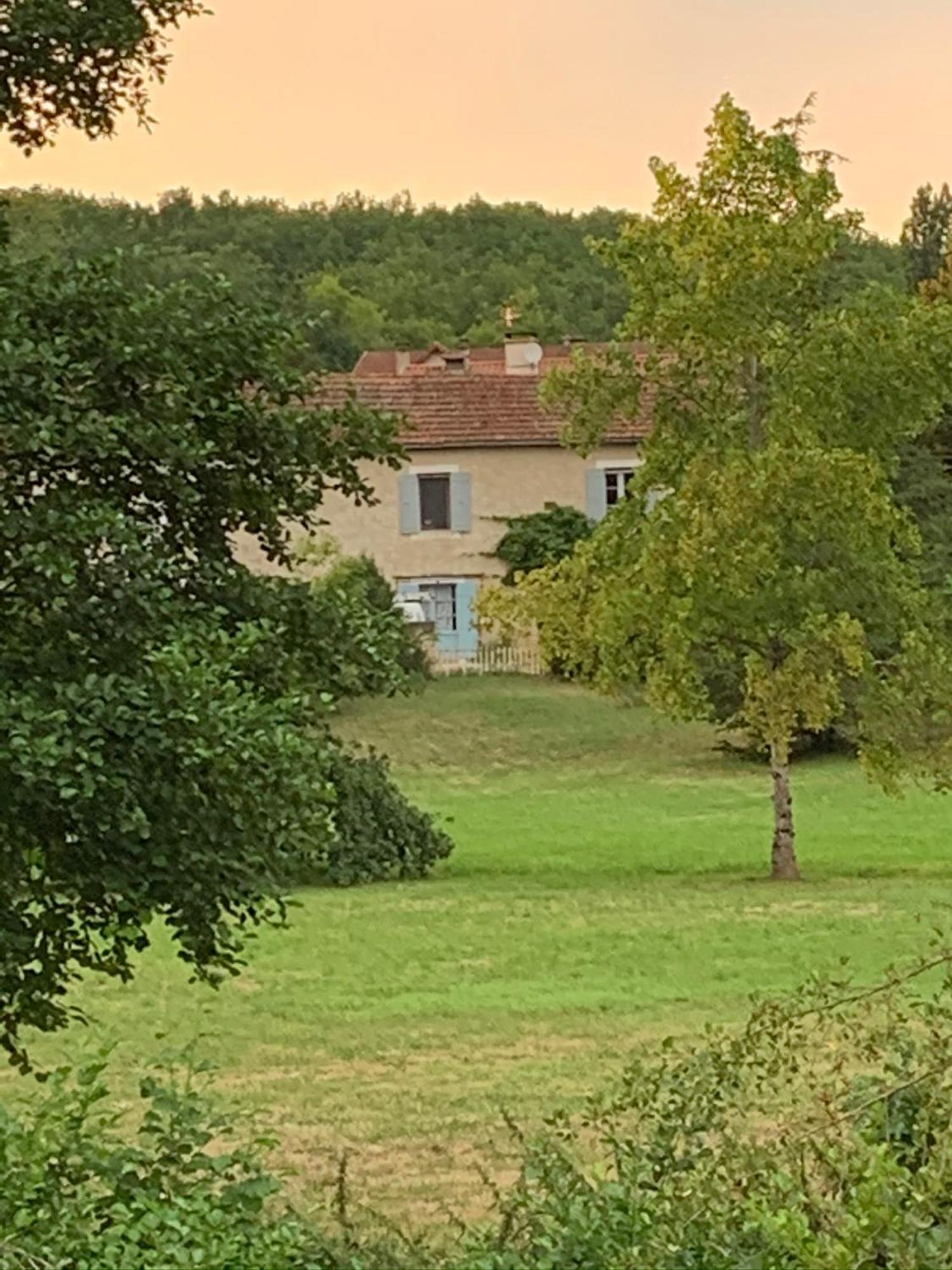 La Grange, 10 Rue Du Lavoir Saint-Martial-d'Albarede Esterno foto